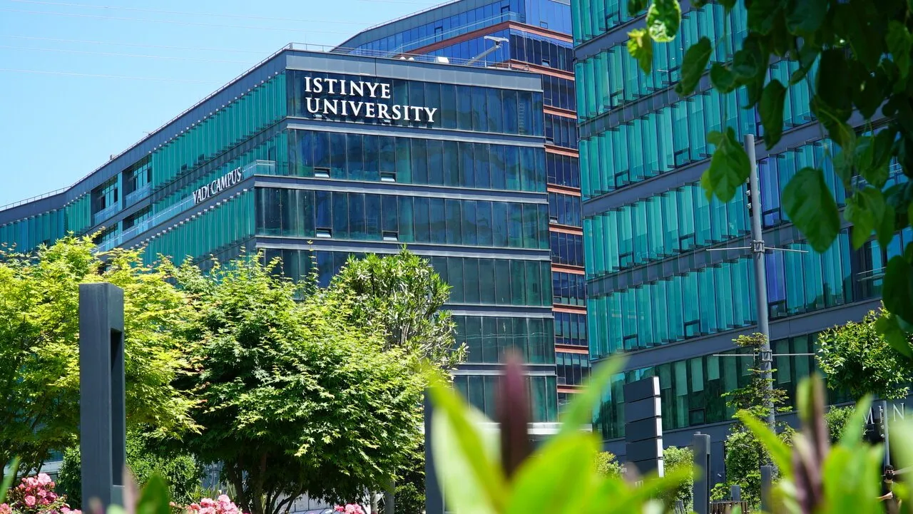 مترجم فوري وترجمة إنجليزية