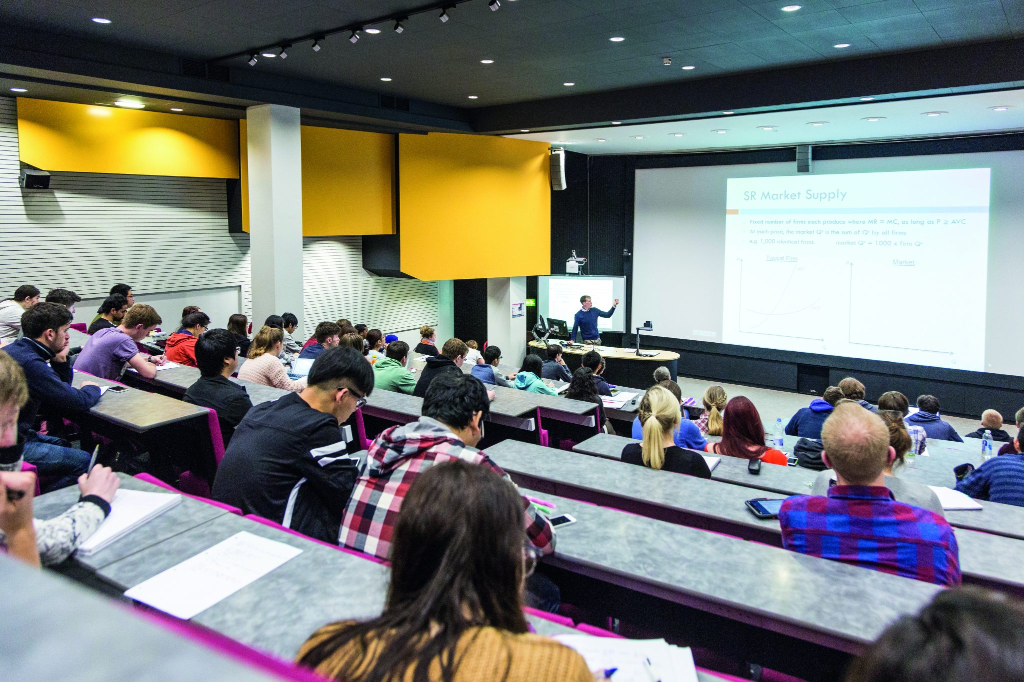 Tecnologia dell'informazione aziendale con un anno nel settore